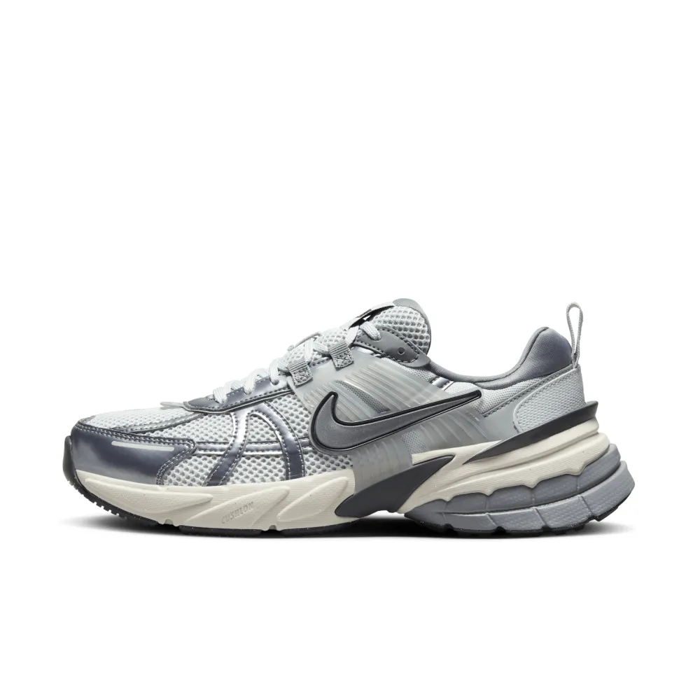 Nike V2K Run FD0736 003 / grau