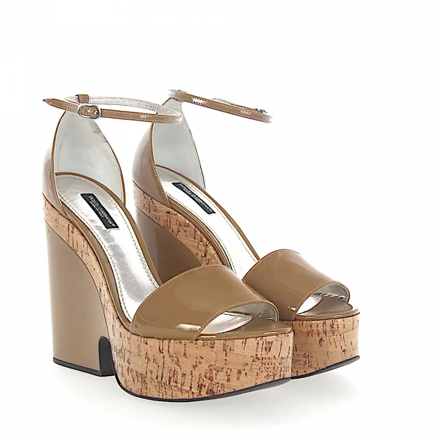 Dolce & Gabbana - Plateausandalen Kalbsleder Lackleder beige - beige