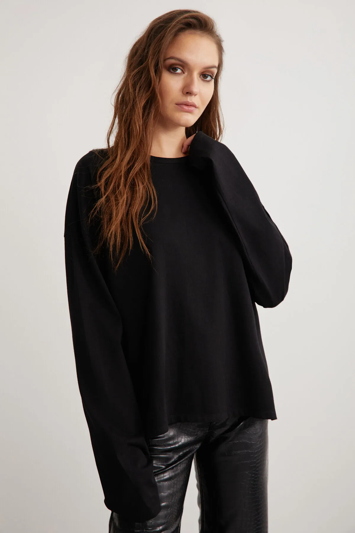 GRIMELANGE  Basıl Damen-T-Shirt aus 100 % Baumwolle, Rundhalsausschnitt, Oversize-Passform, langärmlig, Schwarz