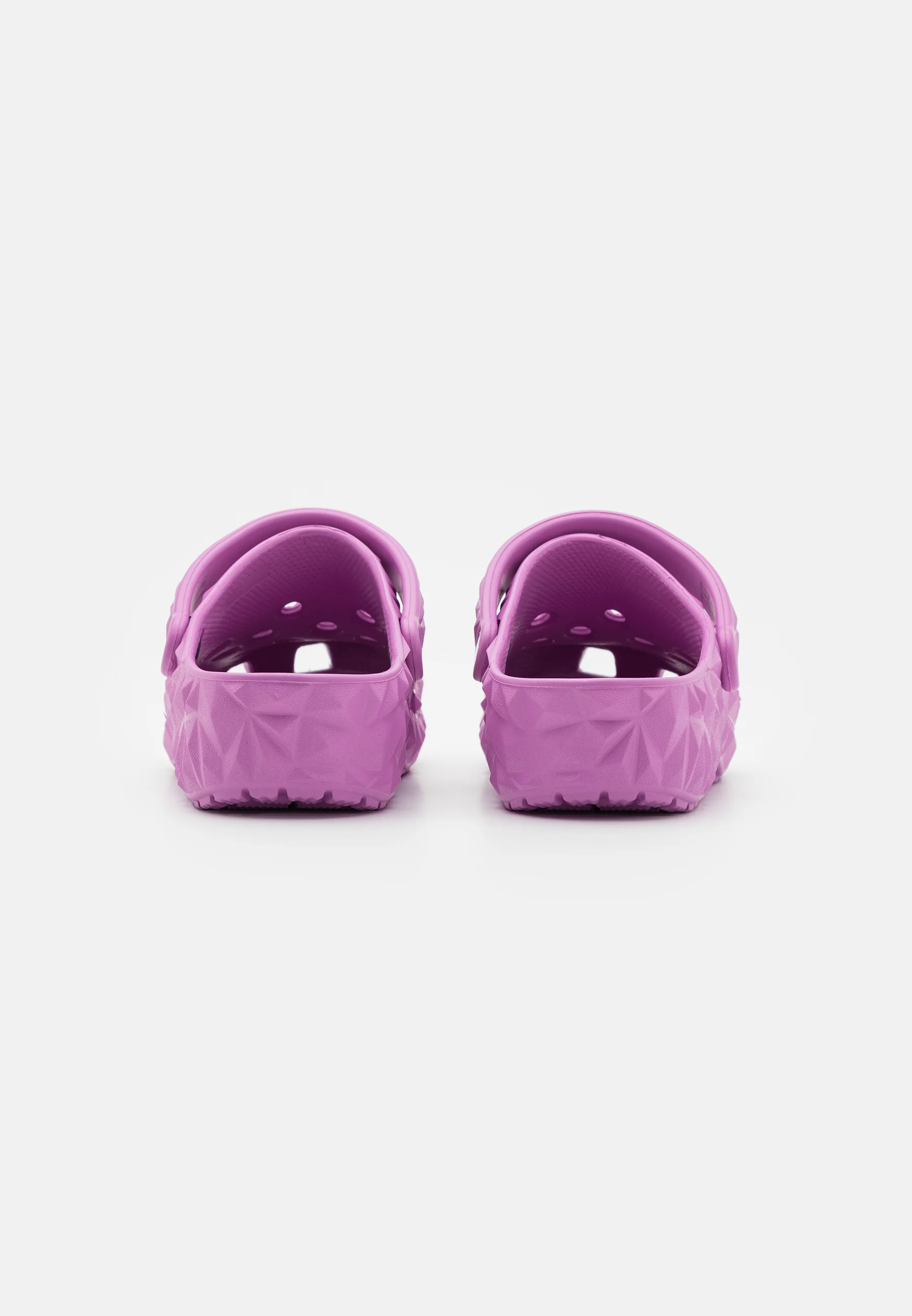 Crocs CLASSIC GEOMETRIC UNISEX - Zuecos