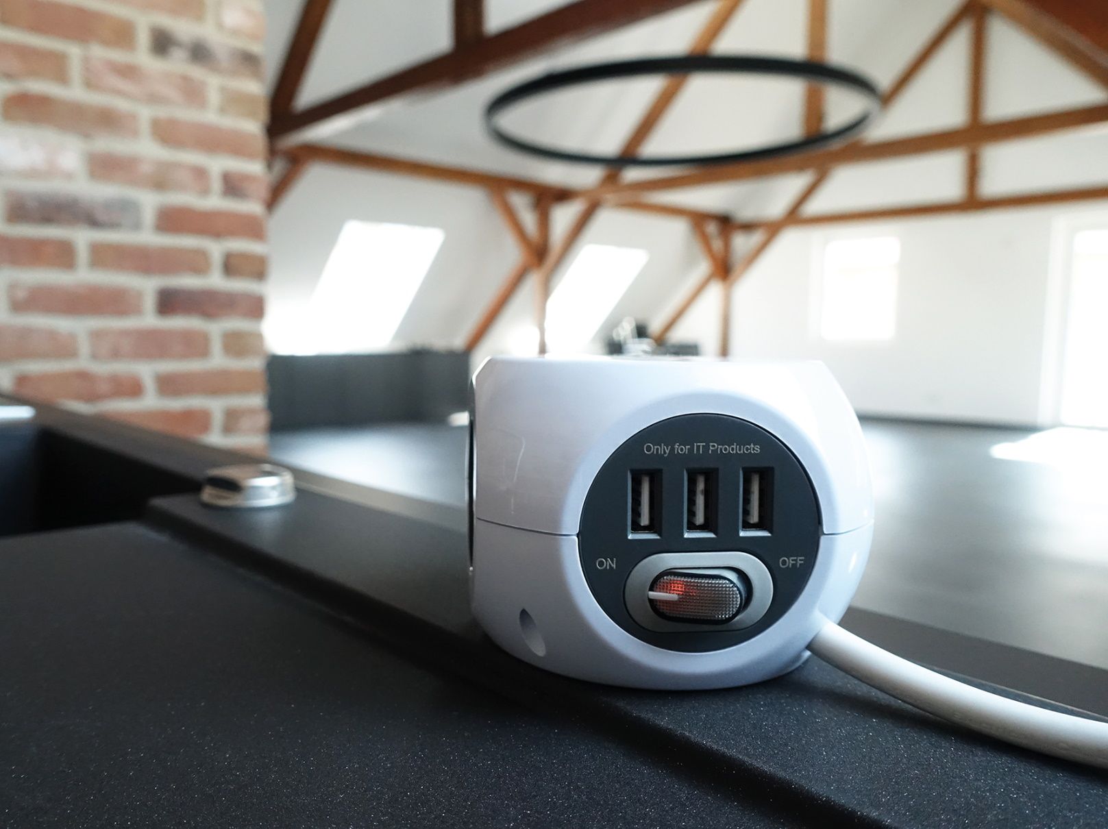 Schwaiger Steckdosenwürfel 3-fach mit 3x USB Ladeports