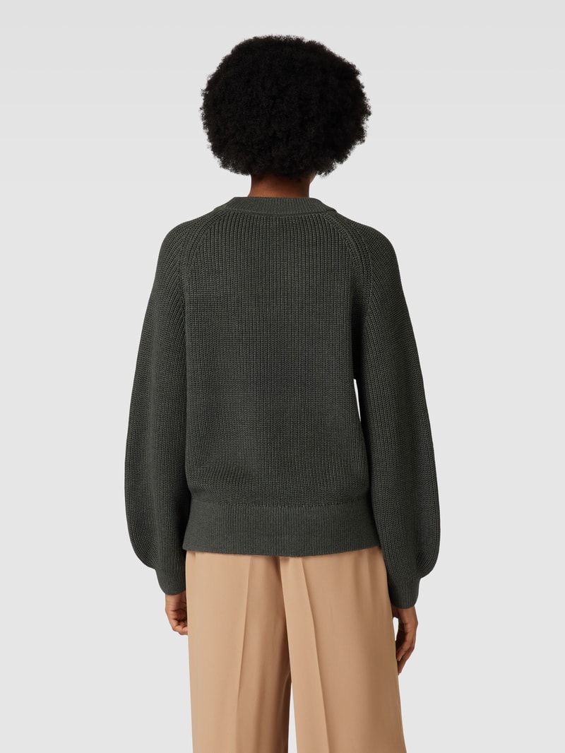 Strickpullover in unifarbenem Design mit Rundhalsausschnitt in khaki