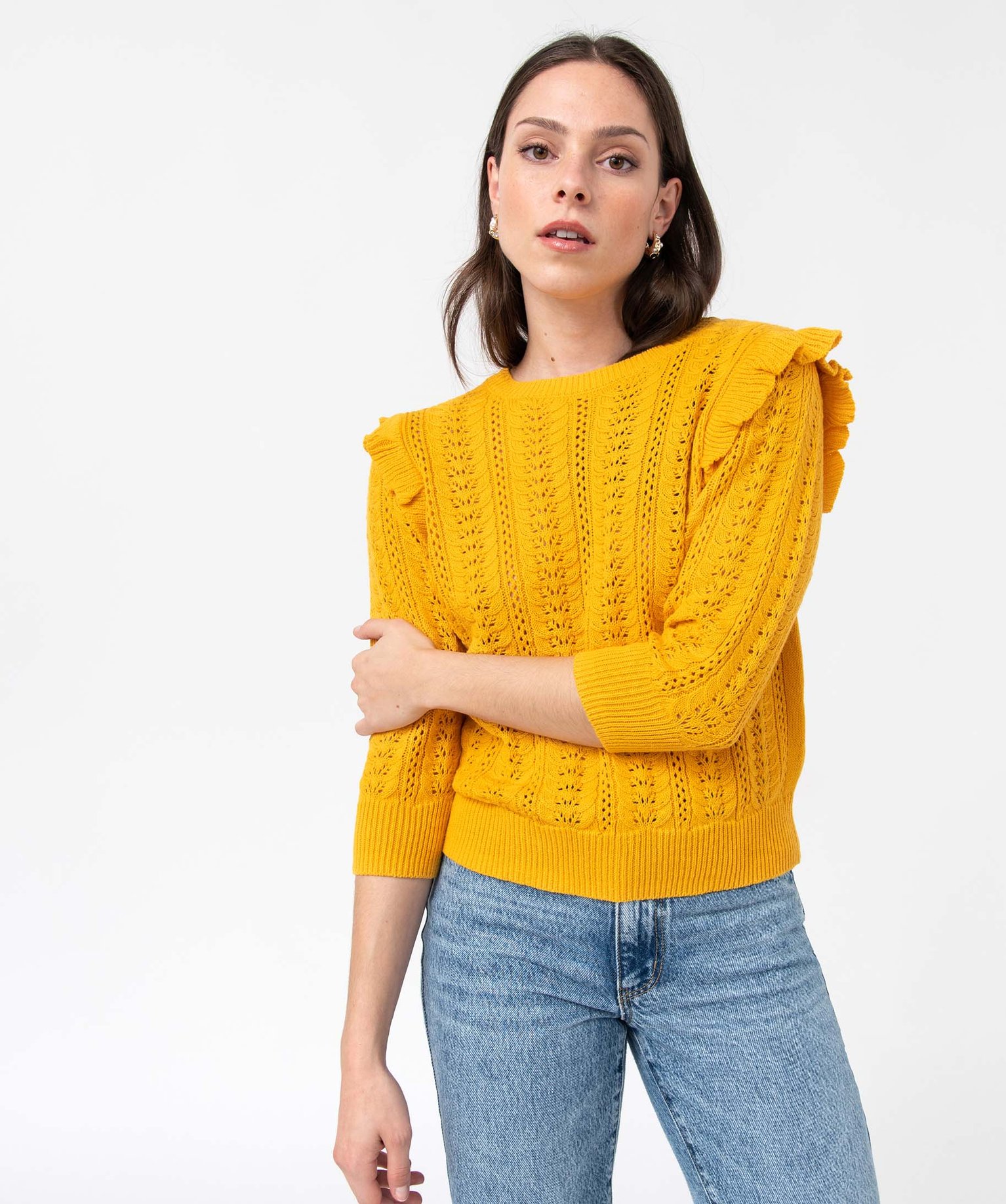 Pull femme en maille ajourée avec volants sur les épaules jaune | GEMO