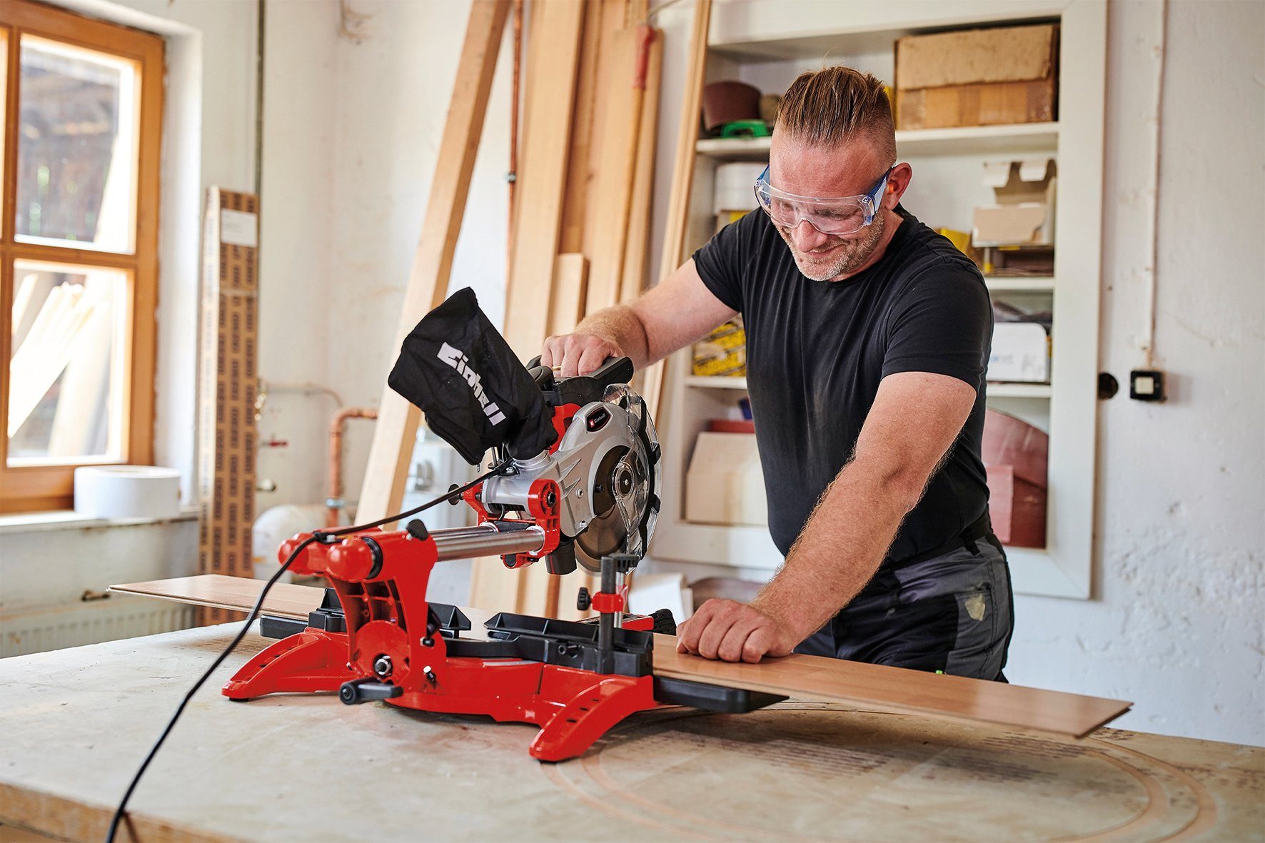 Einhell Zug-, Kapp- und Gehrungssäge TC-SM 2131/1 Dual, 1500 W, 4900 U/min, Präzisions-Sägeblatt