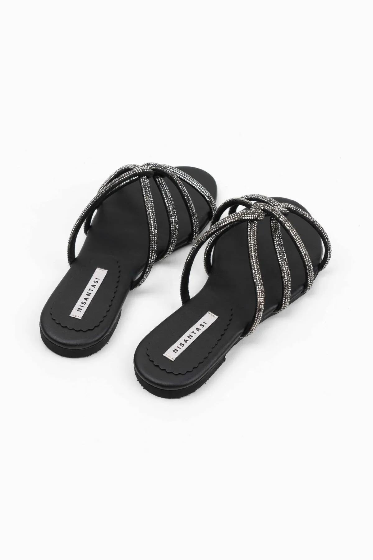 NİŞANTAŞI SHOES  Schwarze, matte Damenhausschuhe mit Steindetail und Kreuzband und flacher Sohle