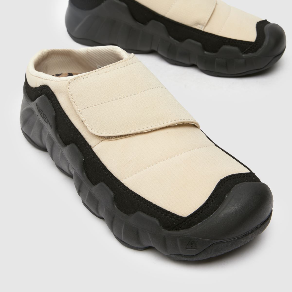 Keen – Hypowser – Beige omlottsandaler