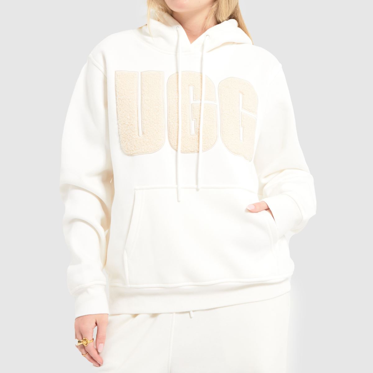 UGG Rey Fluff logós kapucnis pulóver fehér és bézs színben