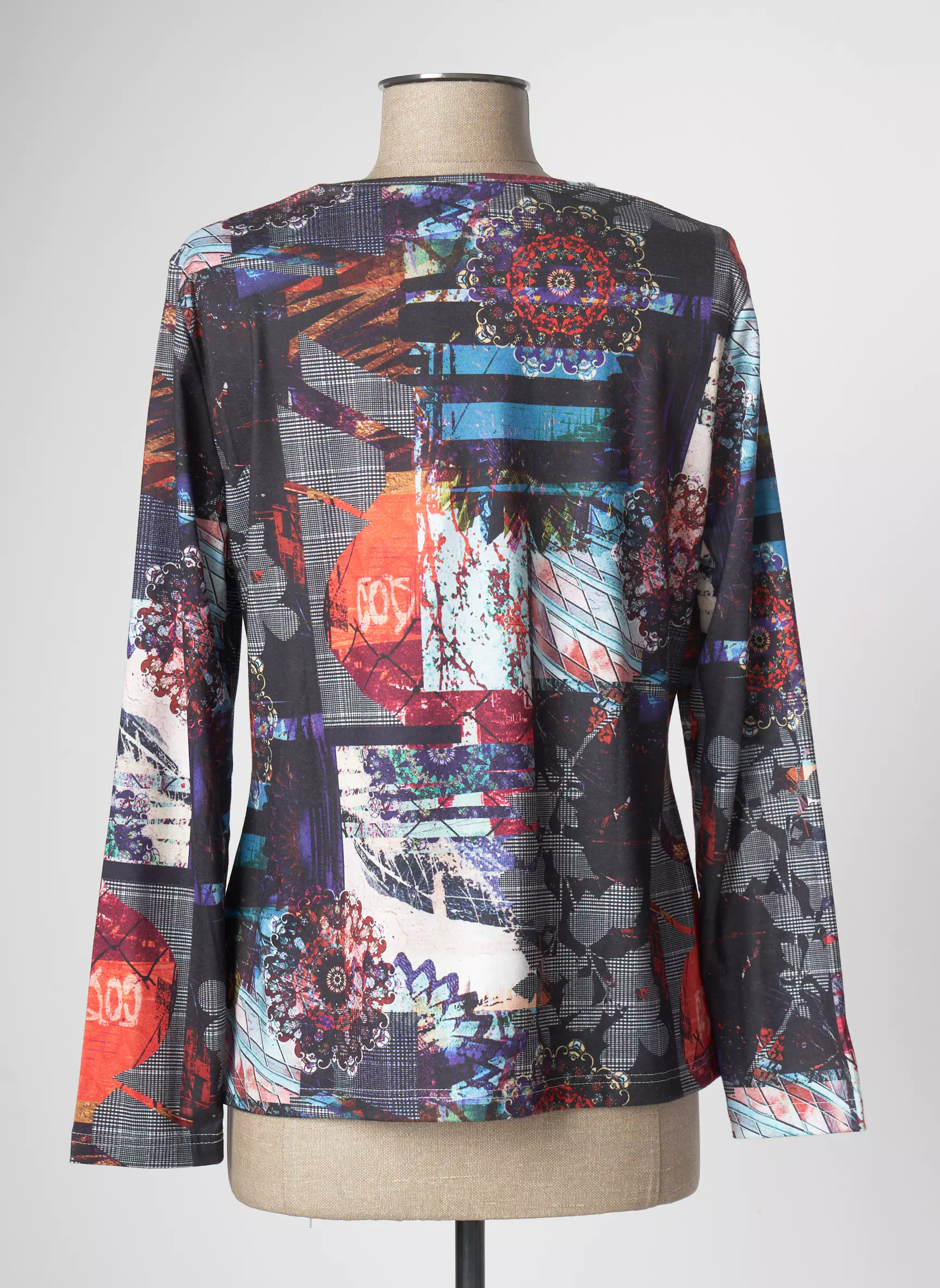 Guy Dubouis Tshirts Femme couleur noir