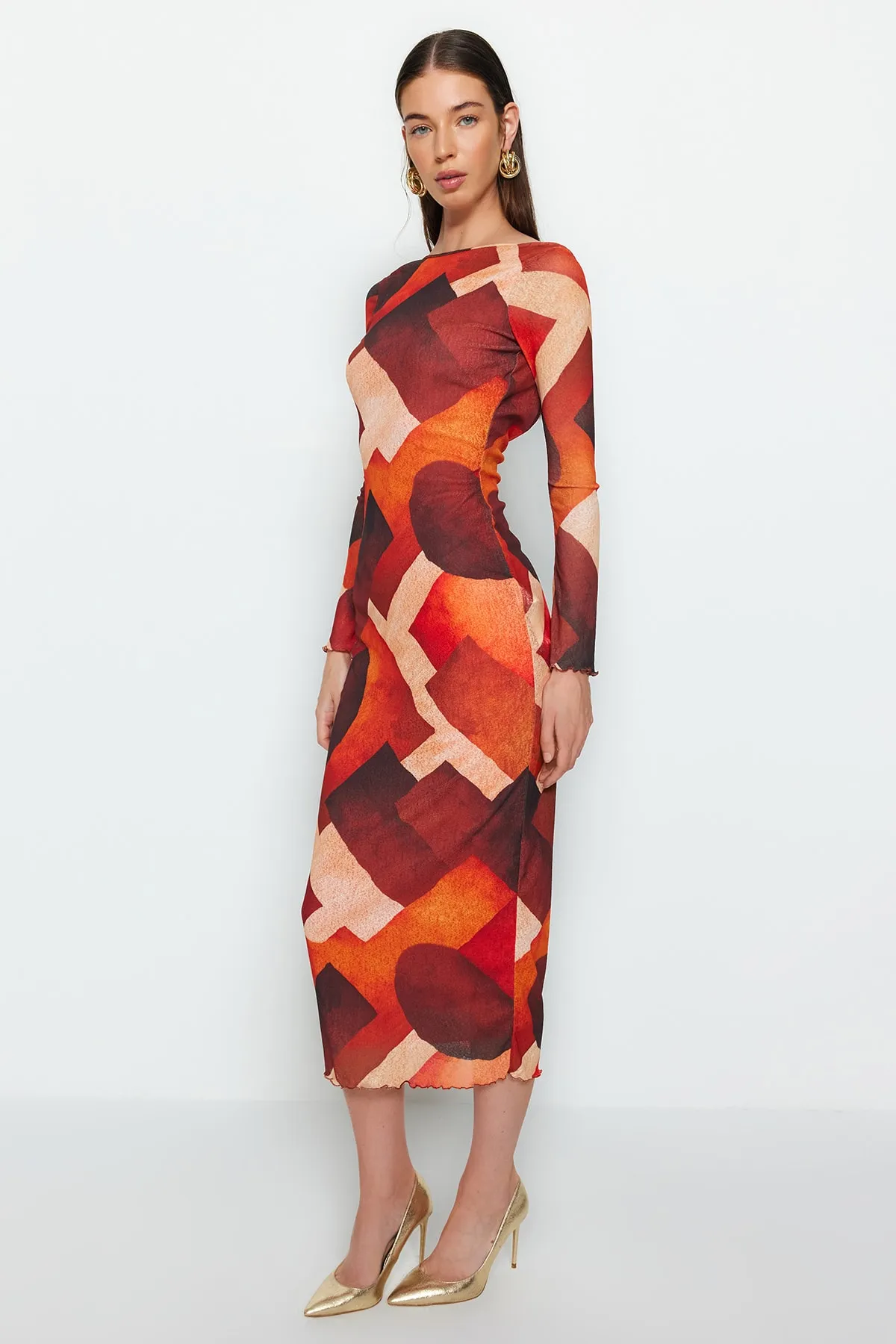 Trendyol Collection  Mehrfarbiges, figurbetontes Maxi-Bleistiftkleid aus flexiblem Strick mit spezieller Textur und Rückendetail TWOAW24EL00319