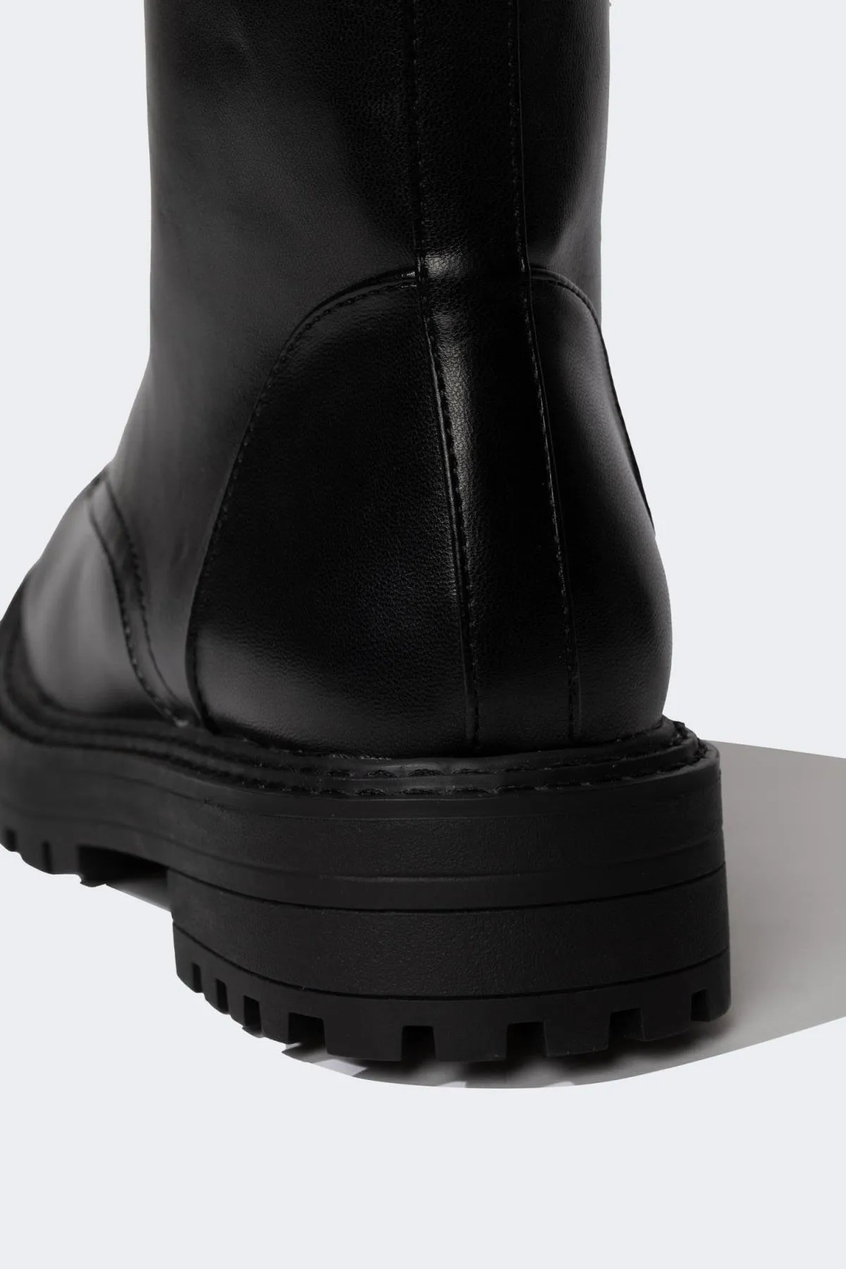 DeFacto  Damen-Winterstiefel aus Kunstleder mit Schnürung und Reißverschluss und dicker Sohle
