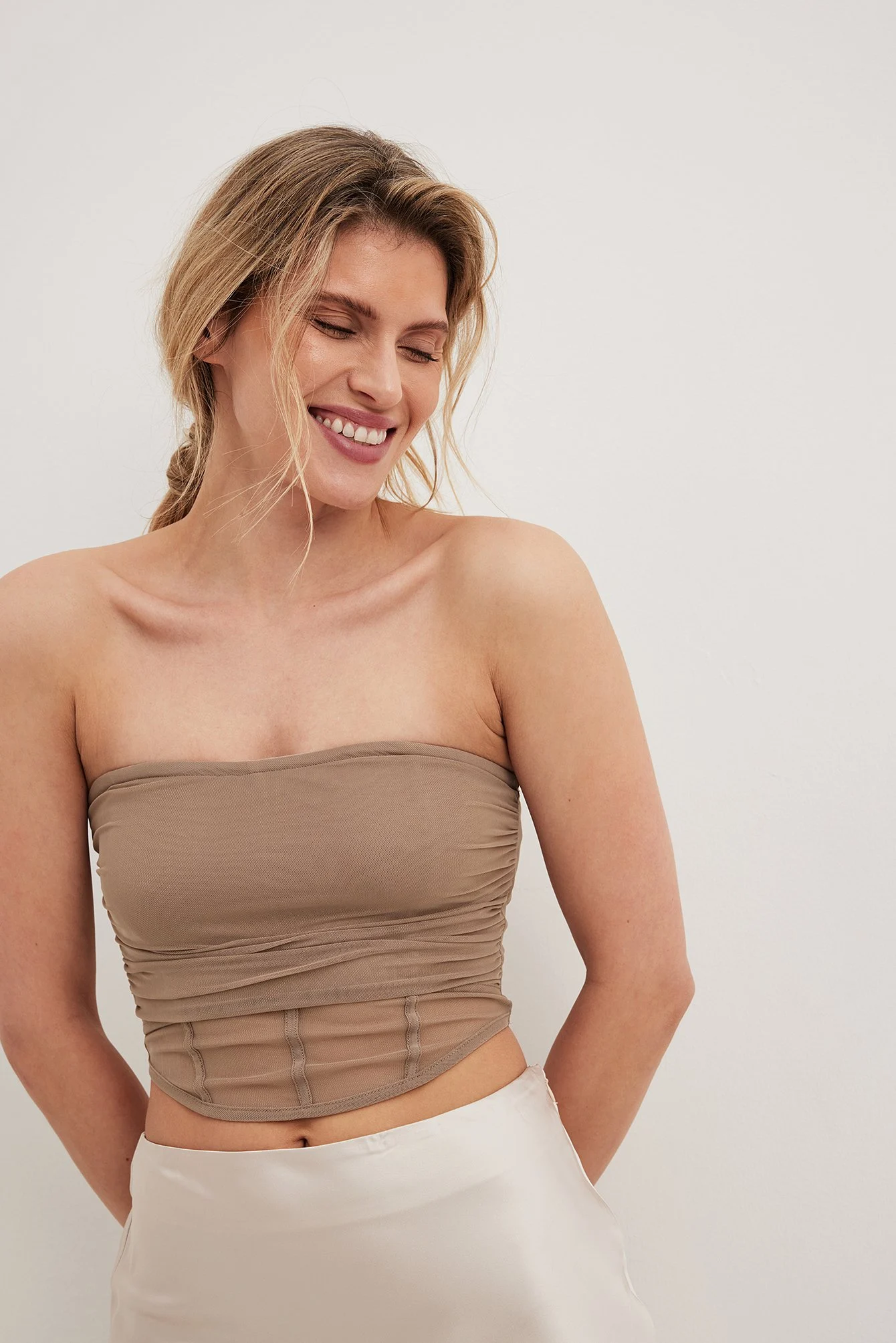 Bustier-Bandeautop aus Netzgewebe