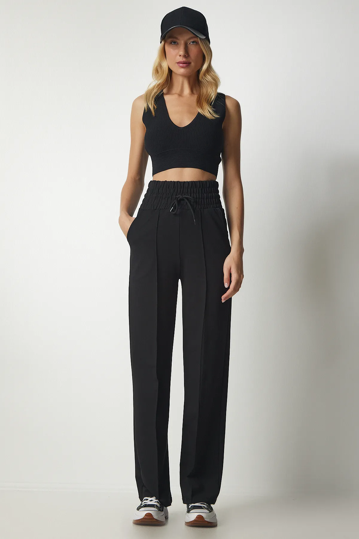 Happiness İstanbul  Schwarze Basic-Strick-Jogginghose mit Tasche für Damen XR00018