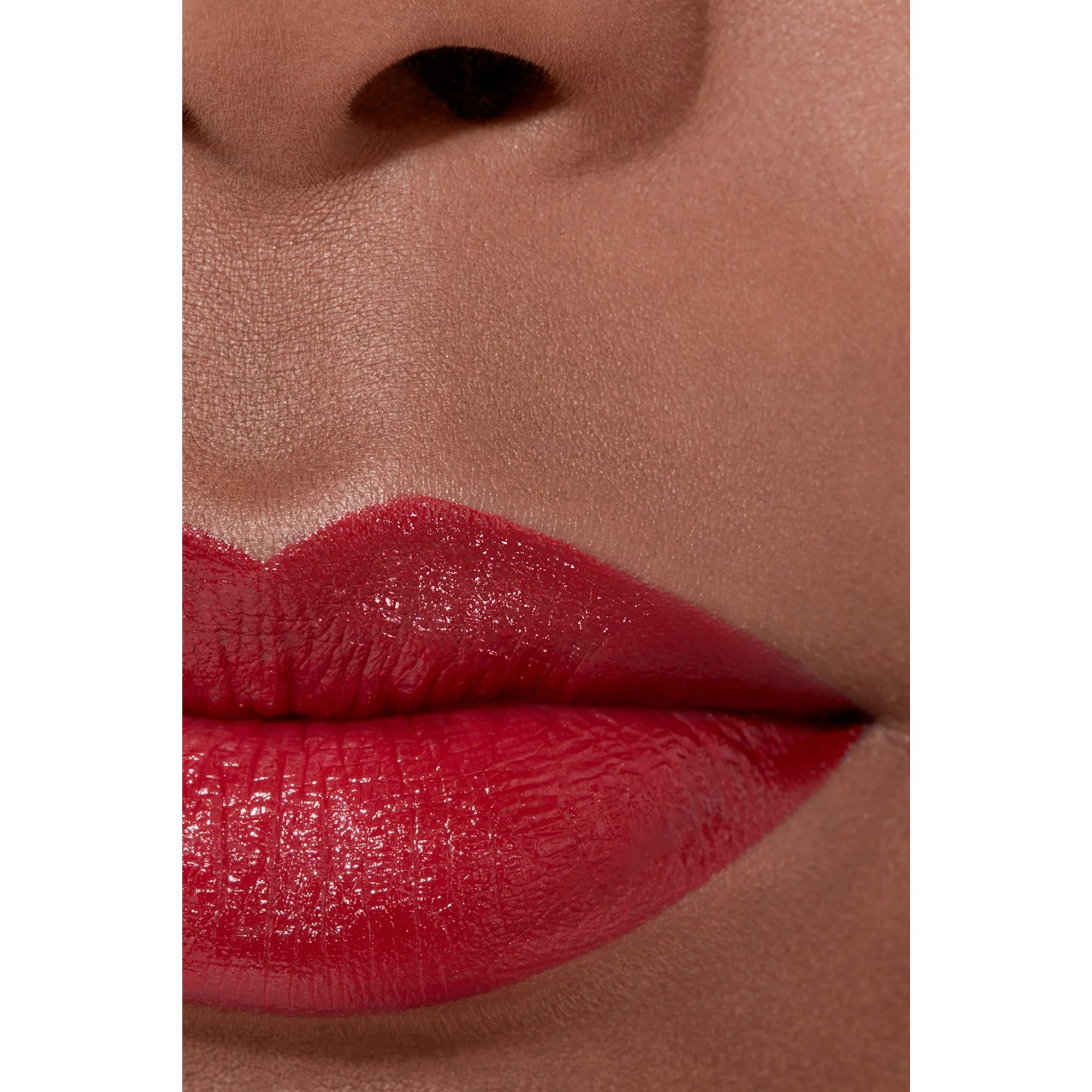 ROUGE ALLURE L'EXTRAIT - RICARICA - IL ROSSETTO AD ALTA INTENSITÀ ESTRATTO DI LUCE E TRATTAMENTO