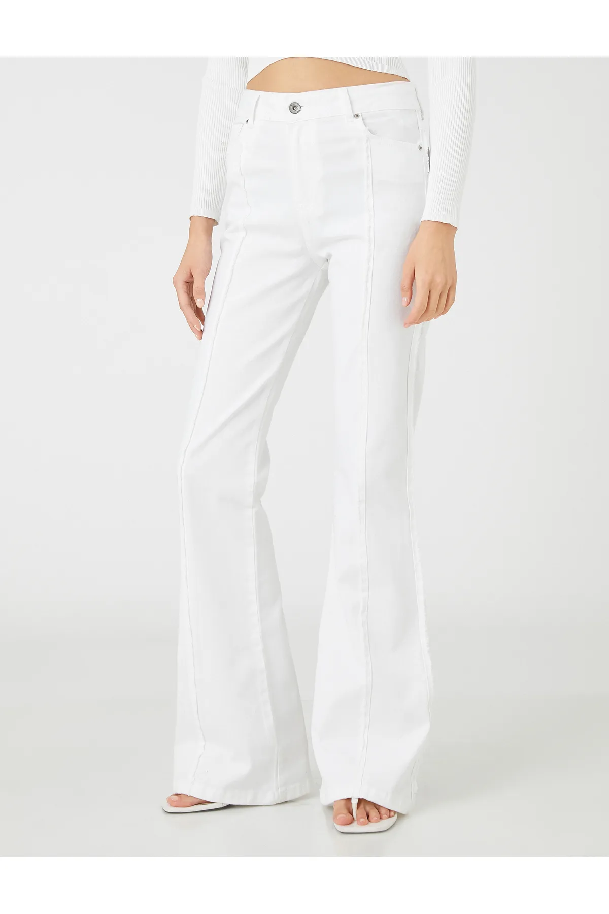 Koton  Jeans mit normaler Taille und spanischem Bein