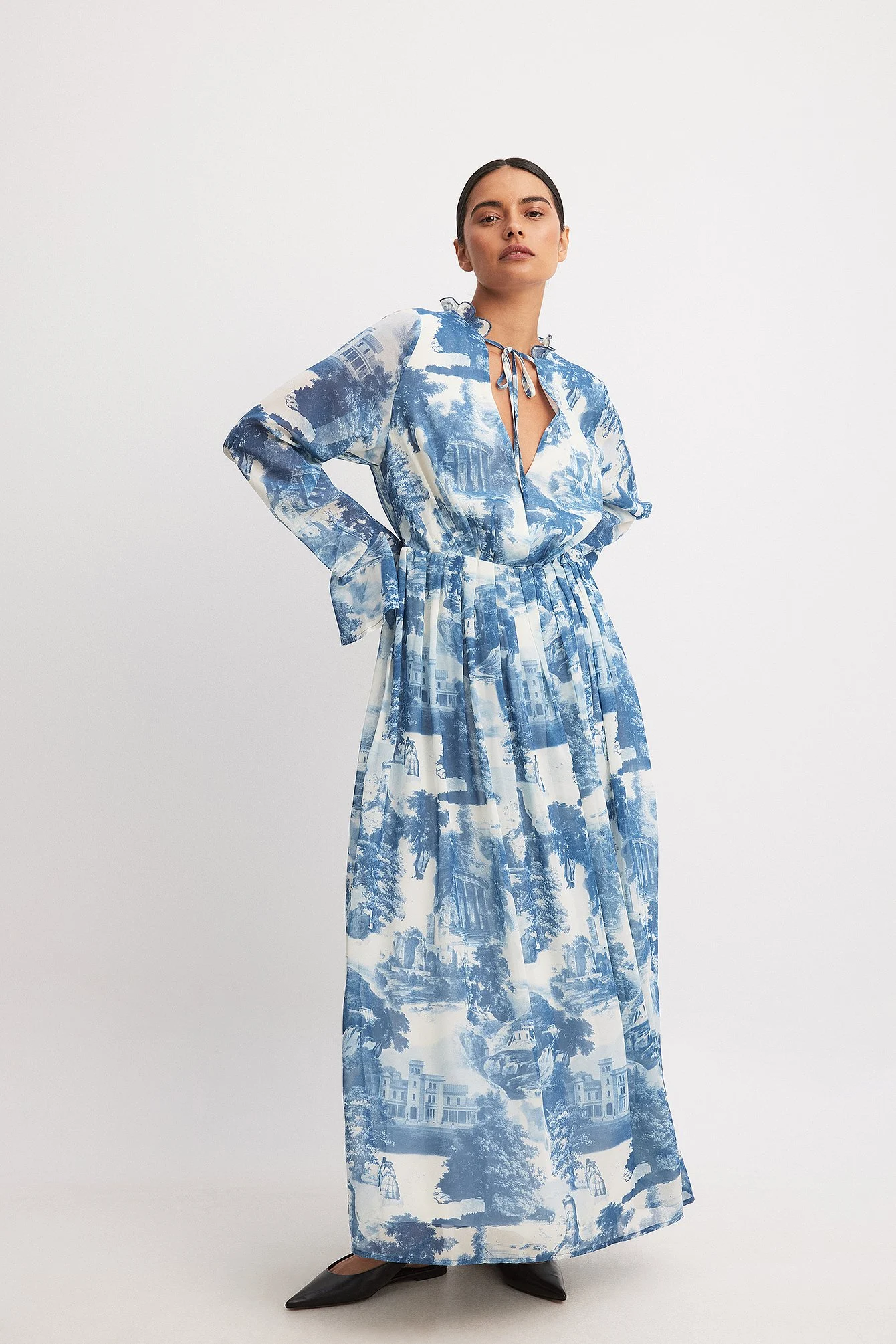Gewebtes Maxikleid mit V-Ausschnitg