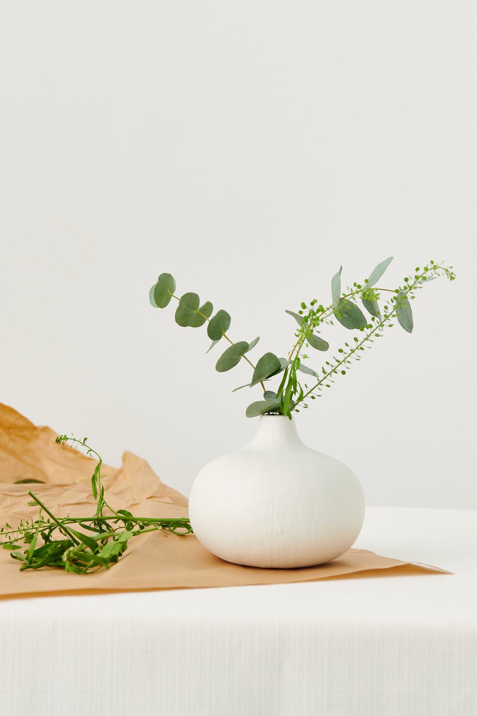 Drop ceramic vase