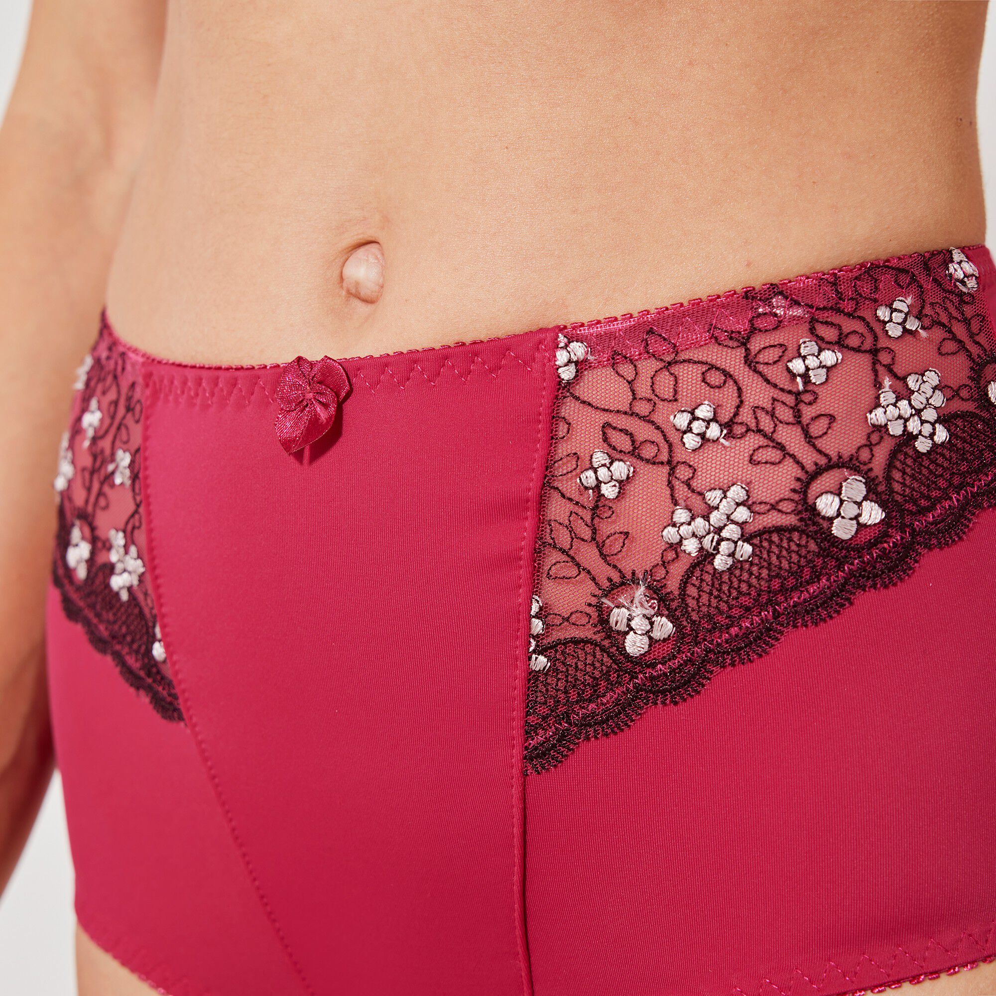 Gainette microfibre tulle brodé Caminata