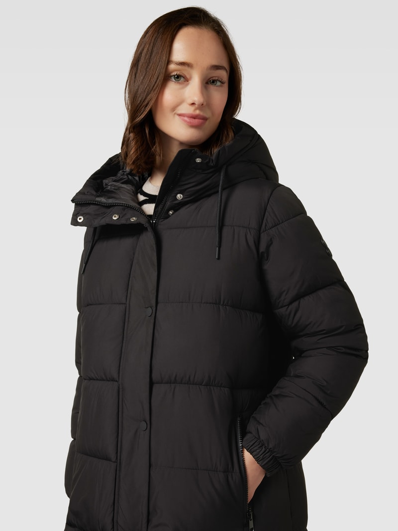 Steppjacke mit seitlichen Reißverschlusstaschen in schwarz