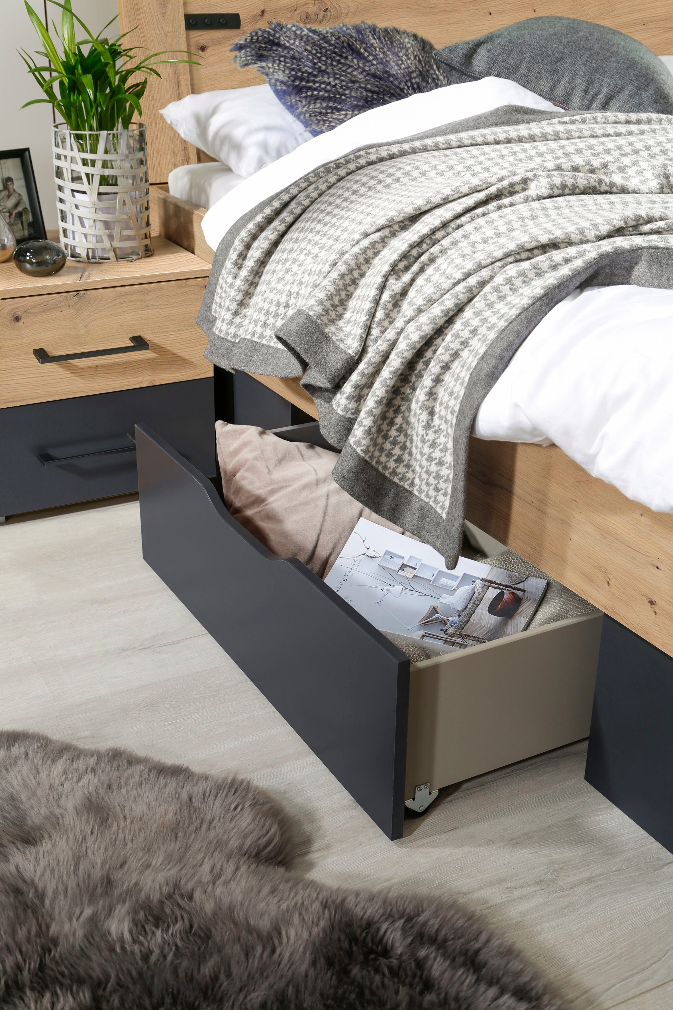 rauch Schlafzimmer-Set Birmingham, (5-St), 5-tlg.Set: Schwebetürenschrank inkl. Passepartout, Bett, 2 Nachttische