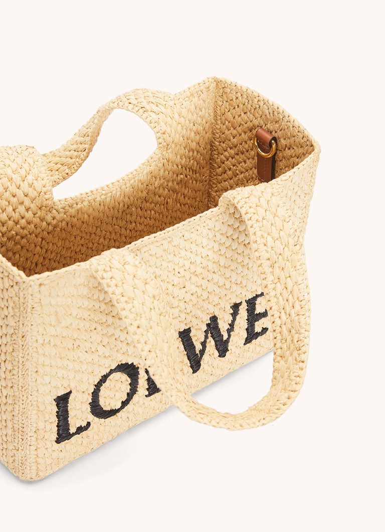 LOEWE Font Pieni raffiasta valmistettu ostoslaukku