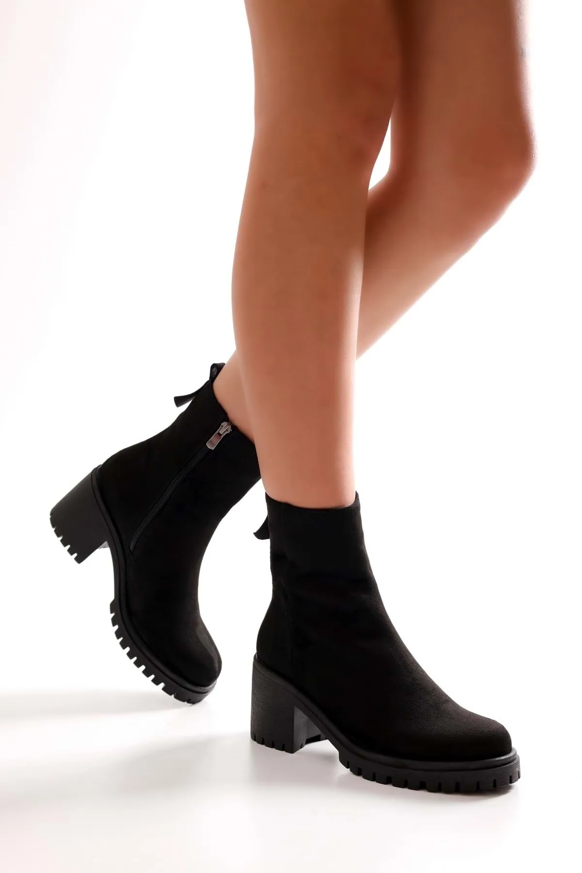 Shoeberry  Damen-Stiefel Marlo aus schwarzem Wildleder. Schwarzes Wildleder