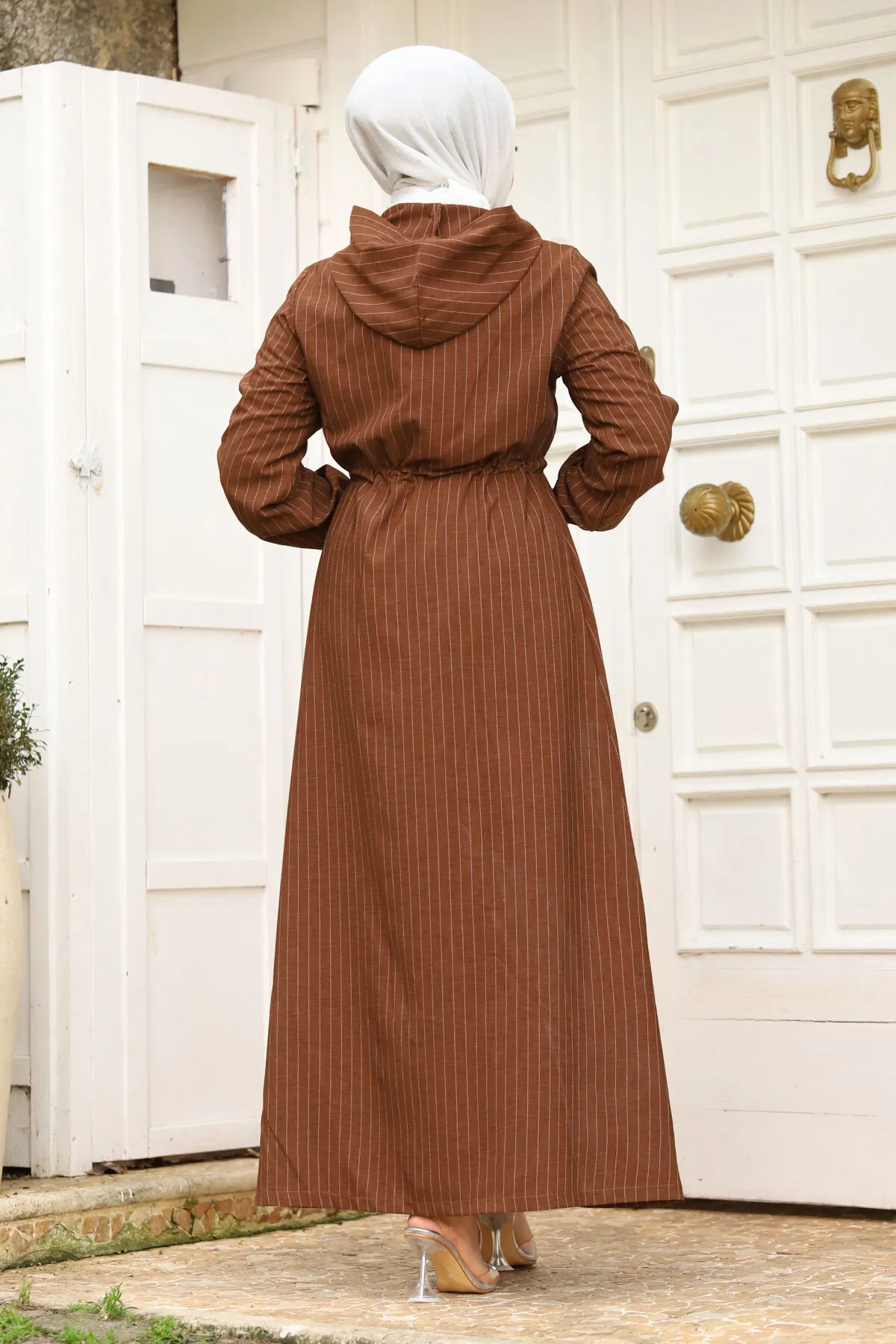 Tesettür Dünyası  Taillenseil Kordelzug Kapuze Hijab Ferace TSD240239 Braun