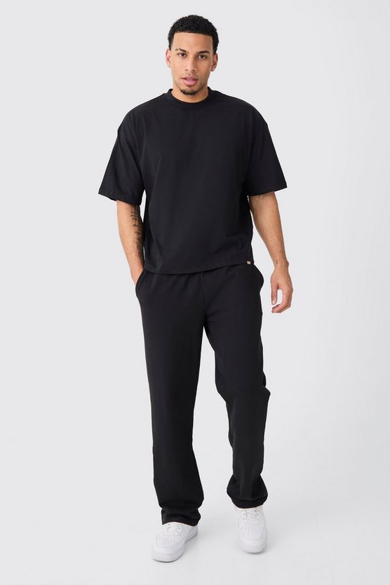 Kastiges Oversize T-Shirt und Jogginghose