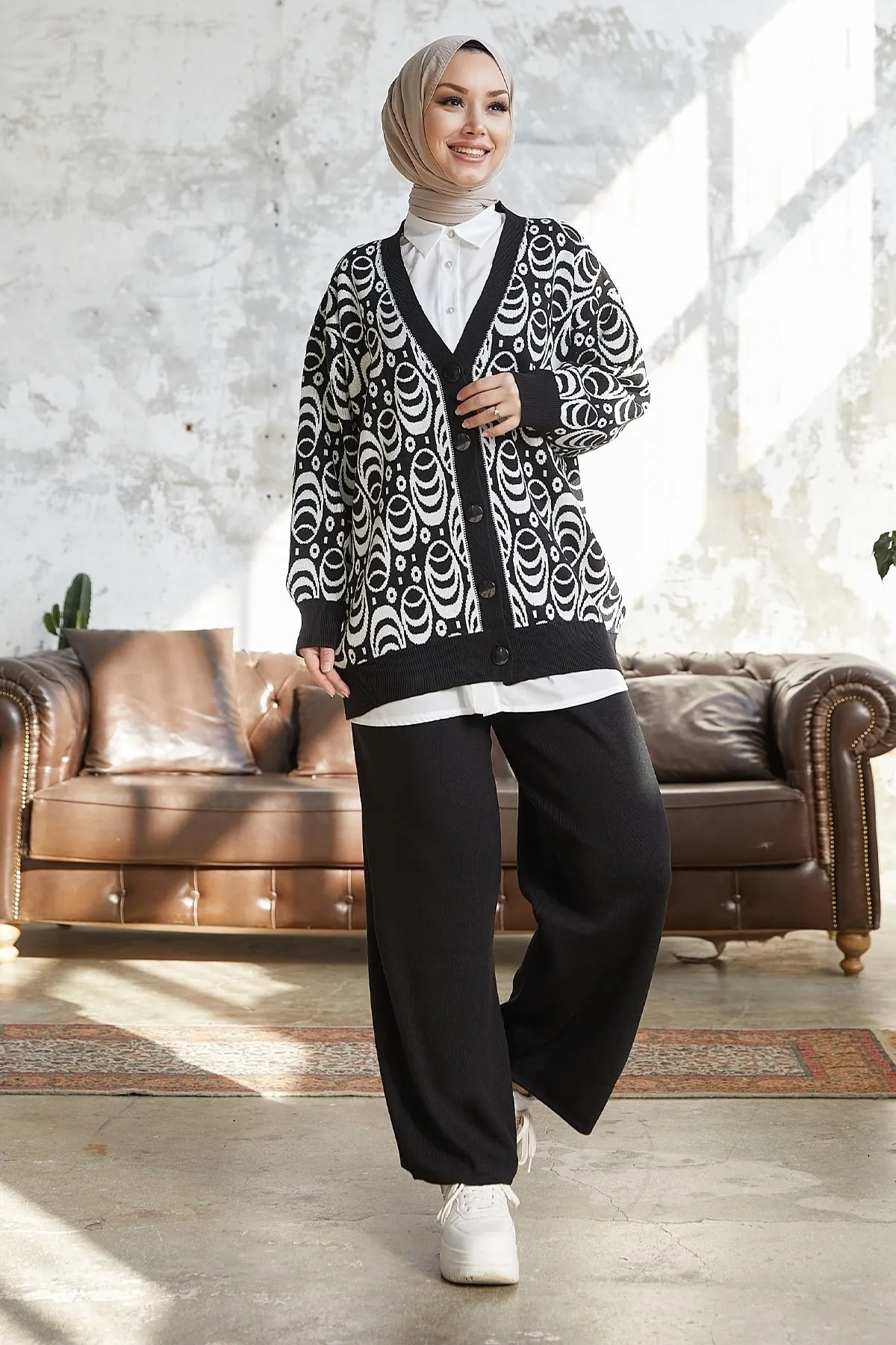 InStyle  Amira gemusterter Strick-Doppelanzug – Schwarz