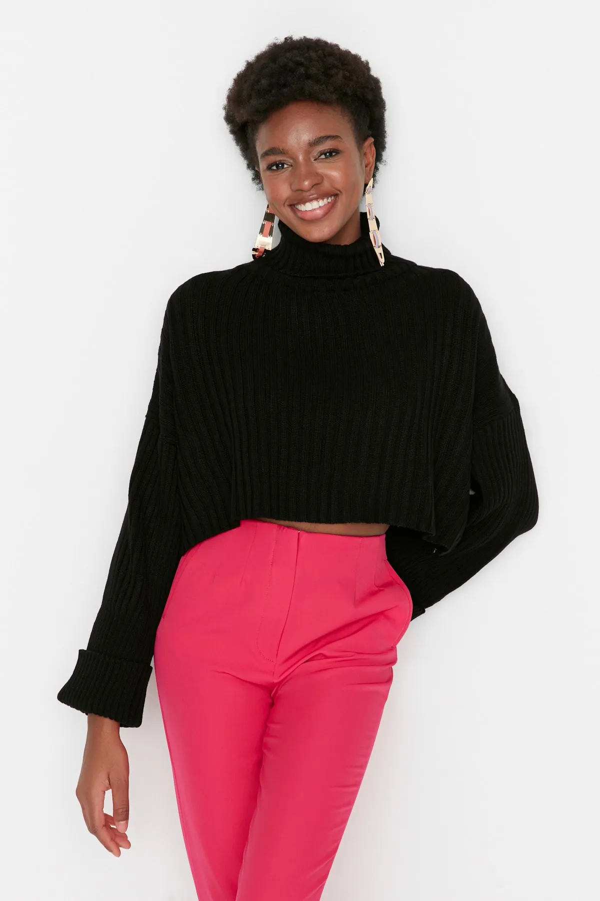 Trendyol Collection  Schwarzer kurzer Basic-Strickpullover TWOAW22KZ0223
