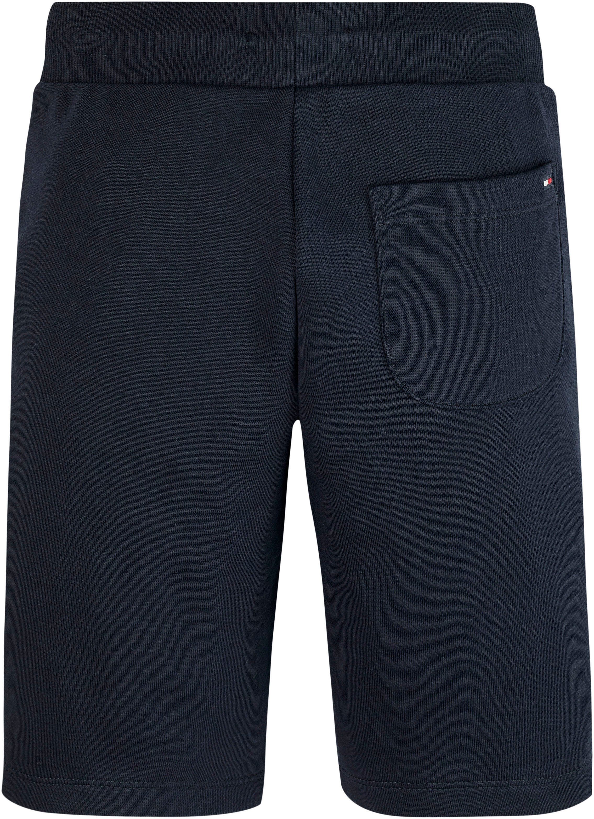 Tommy Hilfiger Sweatshorts HILFIGER SCRIPT SWEATSHORTS mit Logostickerei