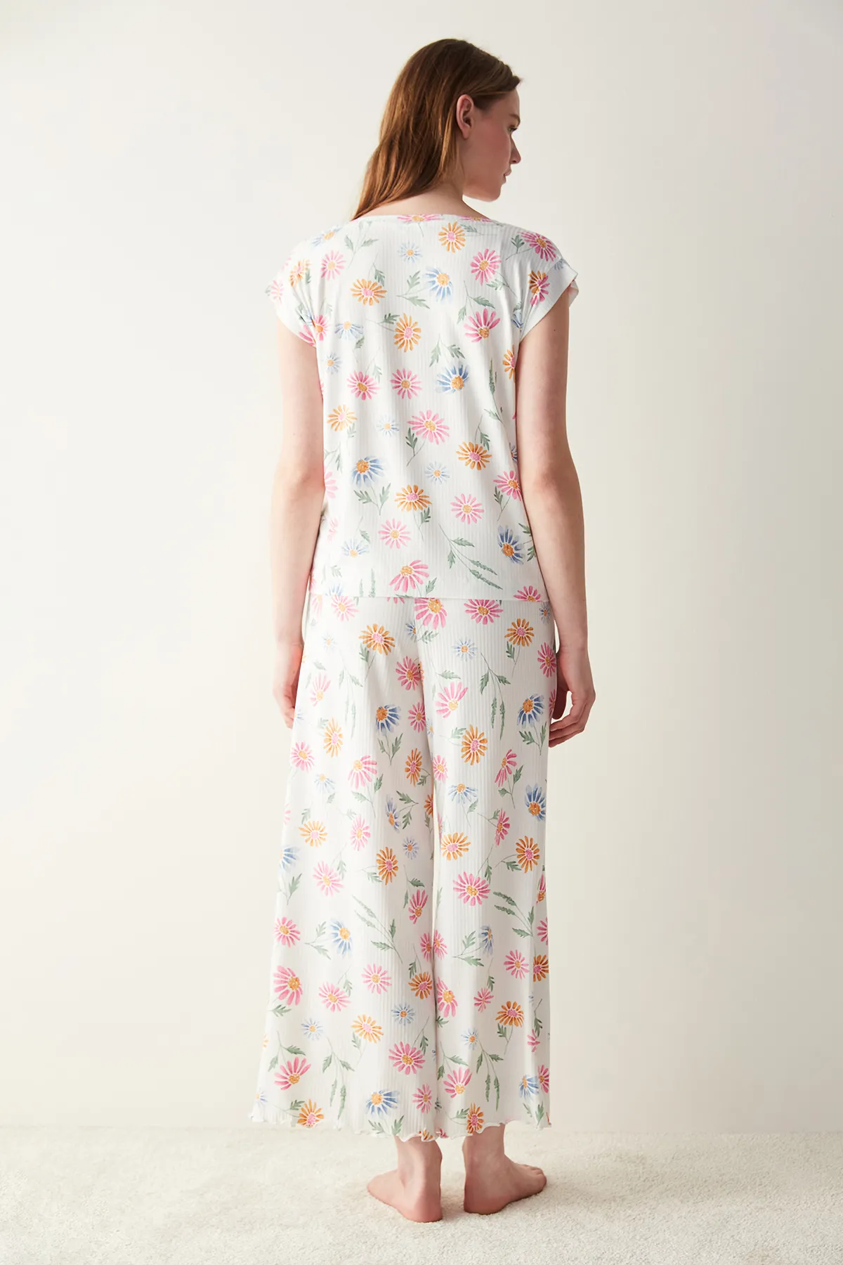 Penti  Cremefarbenes T-Shirt-Pyjama-Oberteil mit Flora-Print