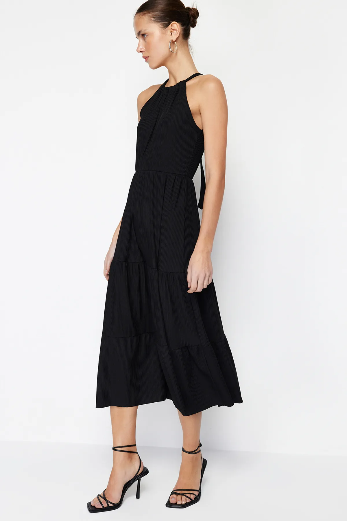Trendyol Collection  Schwarz*001 Neckholder Bedrucktes A-Linien Maxi Strick Maxikleid TWOSS23EL00705