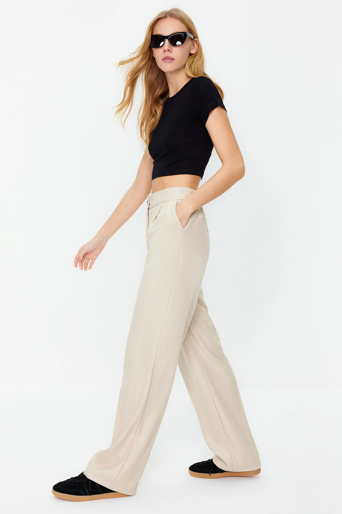 Trendyol Collection  Nerzfarbene gerade/gerade geschnittene Webhose TWOAW22PL0321