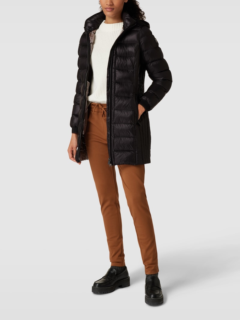 Steppjacke mit Label-Detail Modell 'HIGHCLASS' in schwarz