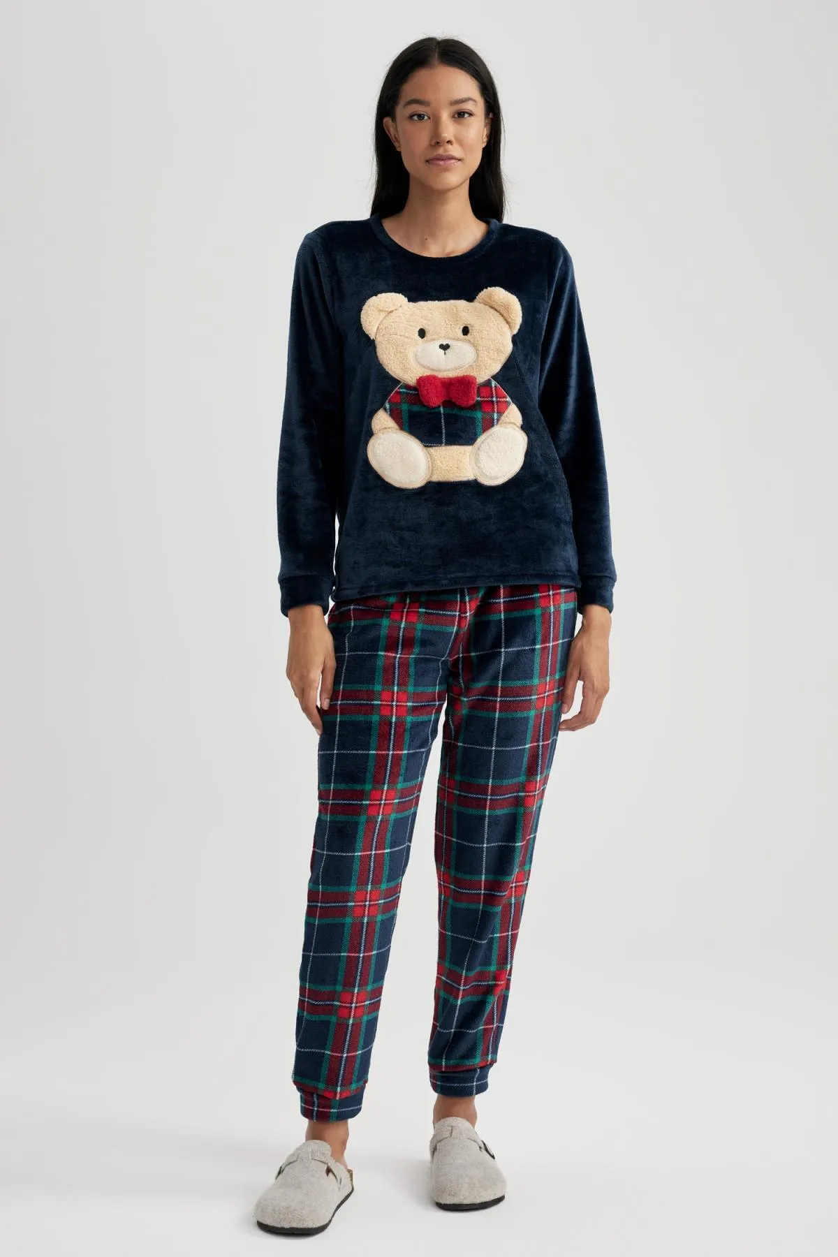 DeFacto  Verlieben Sie sich in ein langärmliges Teddybär-Polar-Pyjama-Set mit regulärer Passform