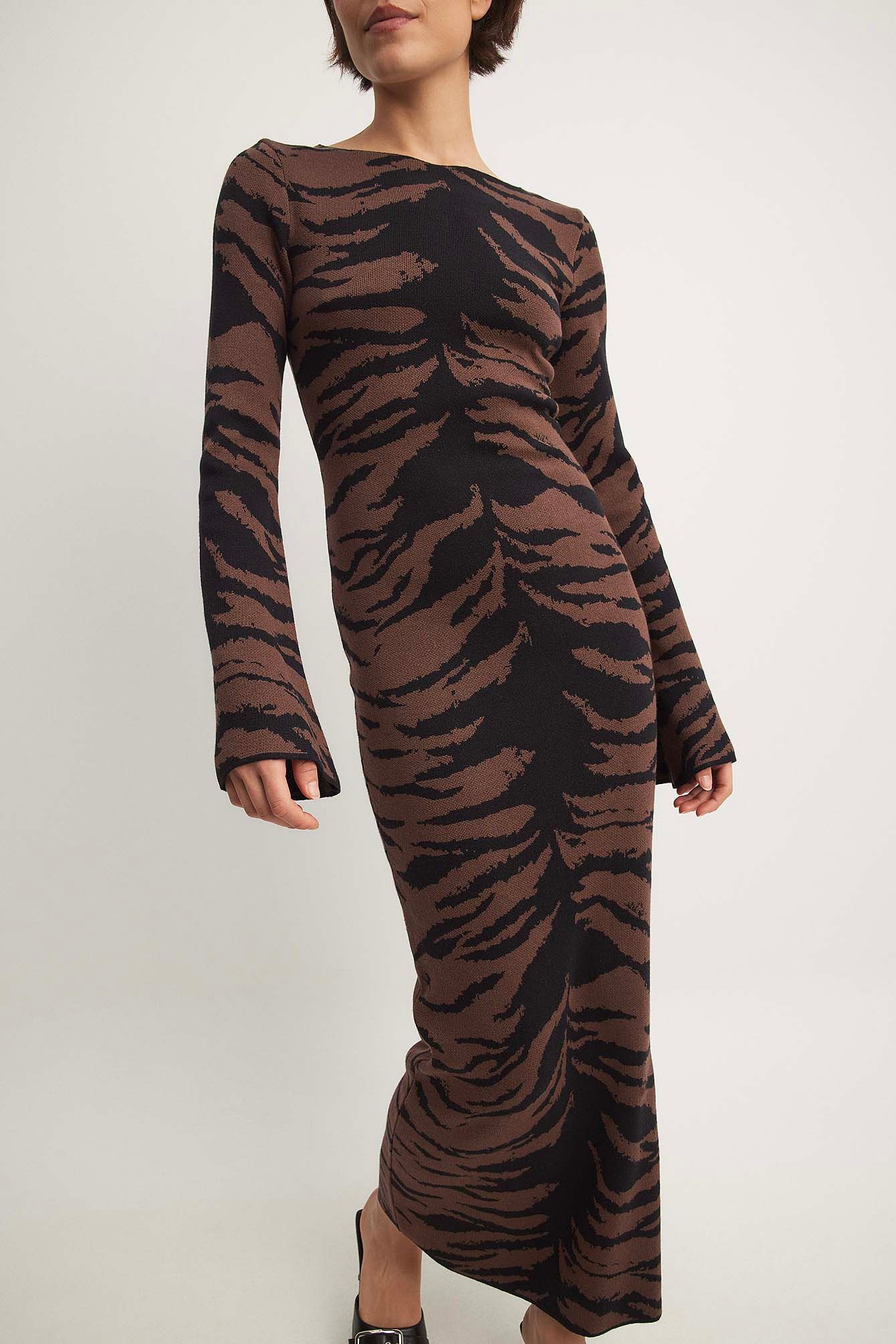 Maxi-Strickkleid mit weiten Ärmeln