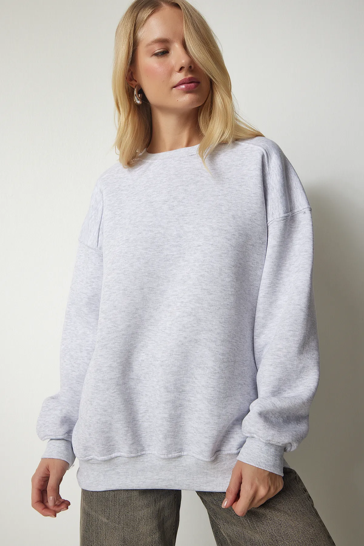 Happiness İstanbul  Grau meliertes Oversize-Sweatshirt mit Reliefmuster für Damen MC00232