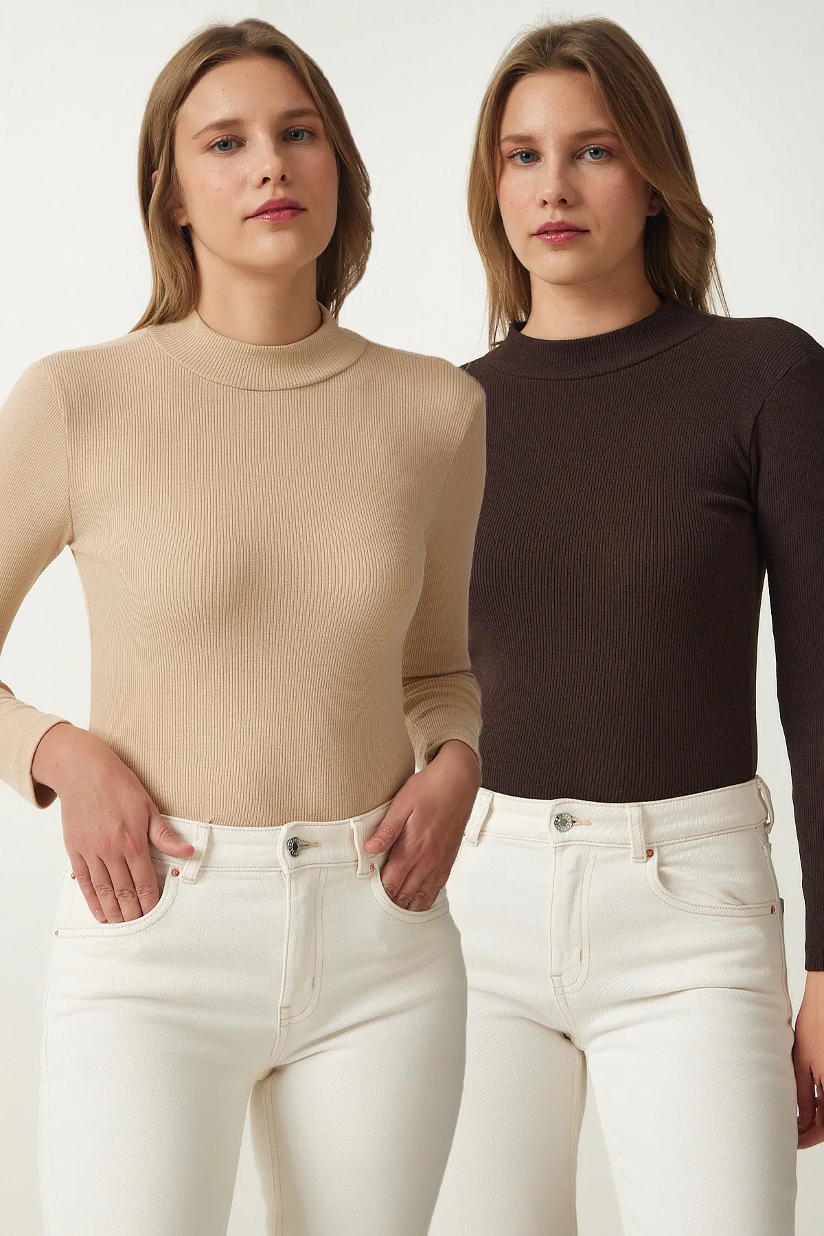 Happiness İstanbul  Cremefarbene, dunkelbraune, zweiteilige gerippte Rollkragenpullover-Strickbluse für Damen GT00053