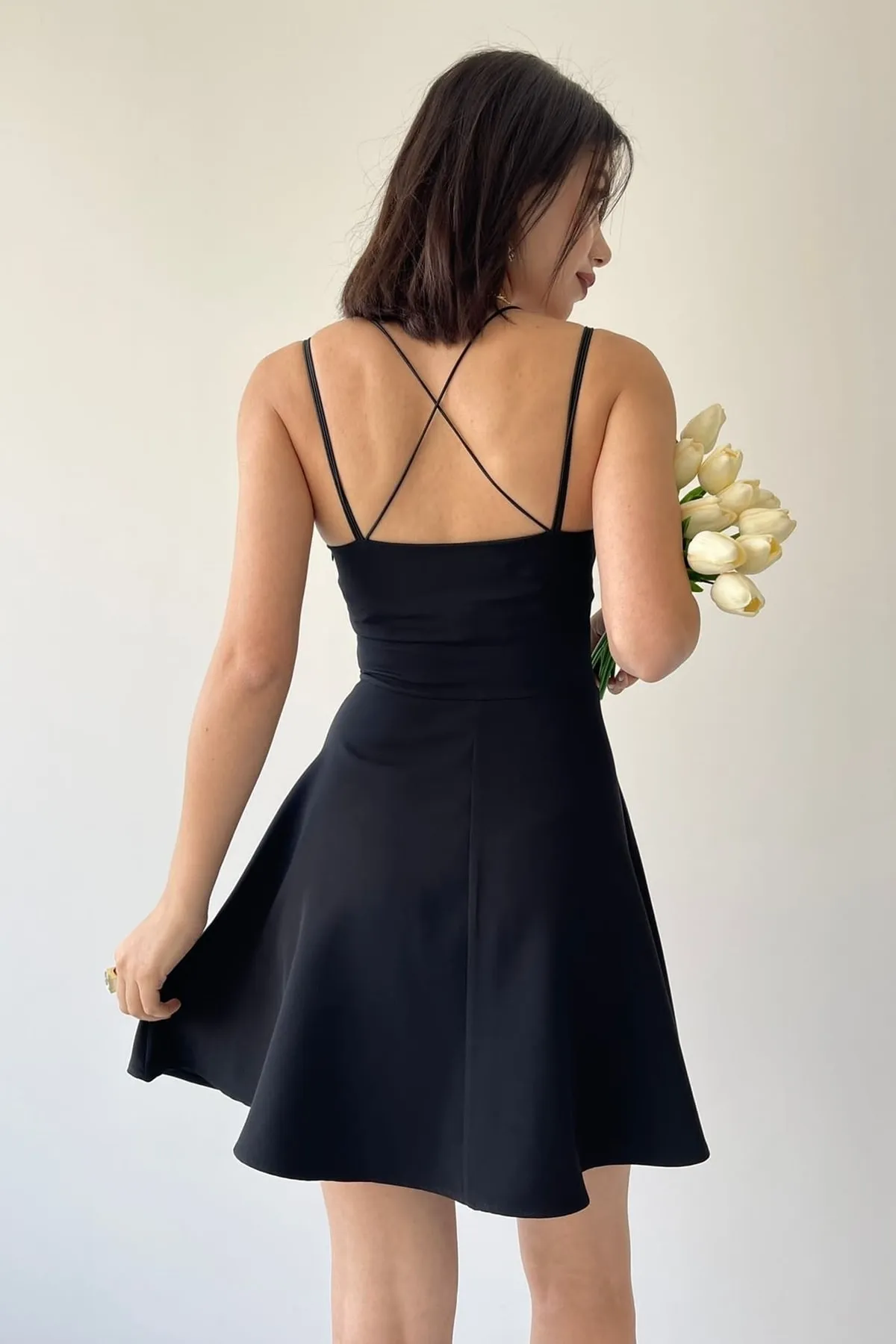 lovebox  Dünne Träger, tief sitzend, V-Ausschnitt, ausgestelltes schwarzes Abendkleid und schwarzes Abschlusskleid 114