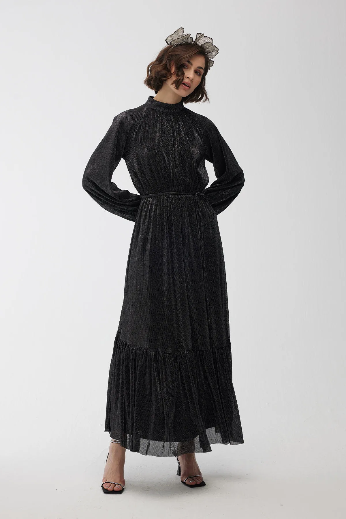 Manuka  Plissiertes glitzerndes Abendkleid in Schwarz