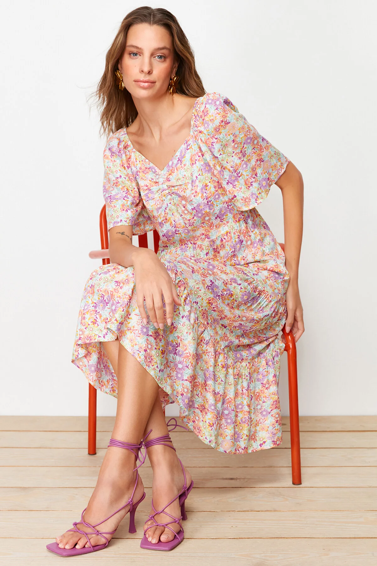 Trendyol Collection  Mintfarbenes A-Linien-Midikleid mit gewebten Ballonärmeln und Blumendruck TWOSS20EL2323