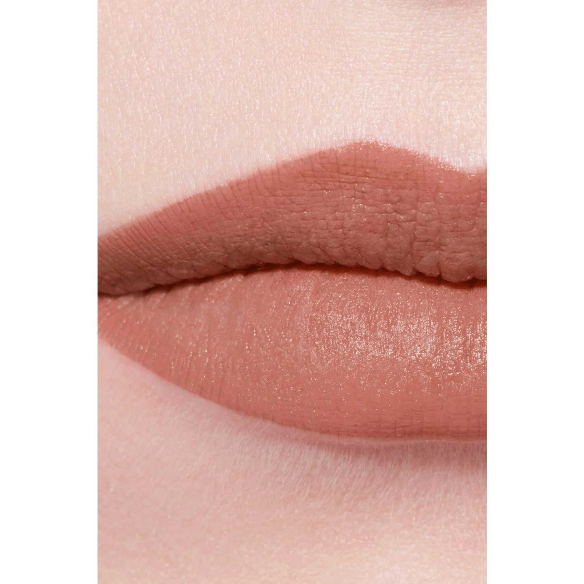 ROUGE ALLURE VELVET - SVJETLJIVI BARŠUNASTI RUŽ ZA USNJE