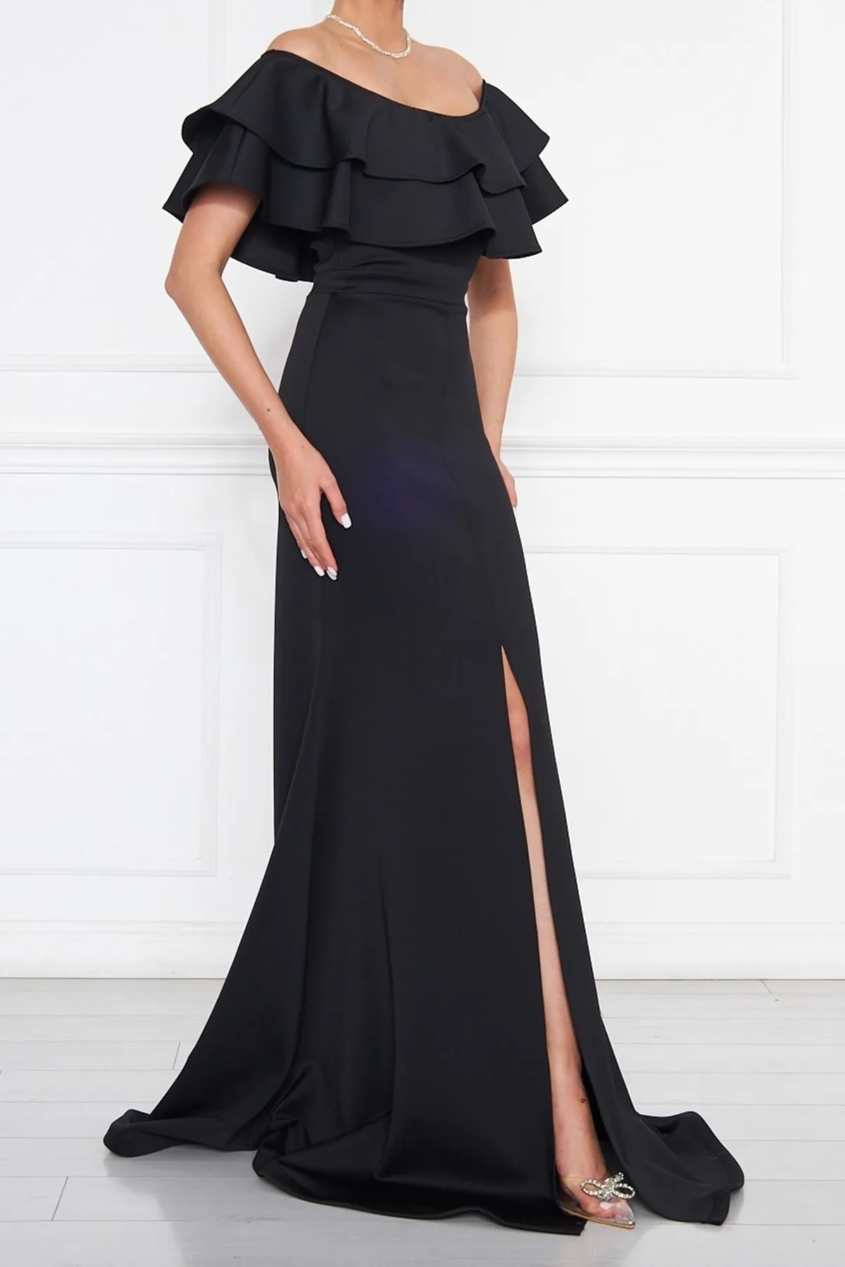 bayansepeti  Flexibles Damenkleid aus Scuba-Stoff mit tiefem Schulterausschnitt, Schlitzdetail, Maxilänge, Fischmodell, schwarzes Kleid 164
