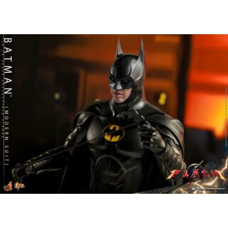 The Flash Movie Masterpiece Actionfigur 1/6 Batman (Modern Suit) 30 cm