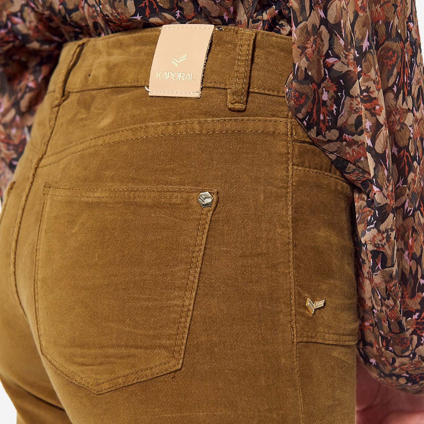 LUCKY  Jean beige bootcut Femme