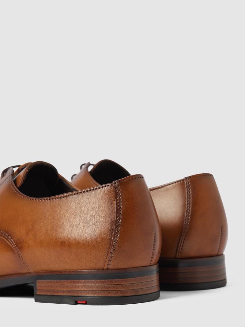 Derby-Schuhe aus Leder Modell 'Sabre' in cognac