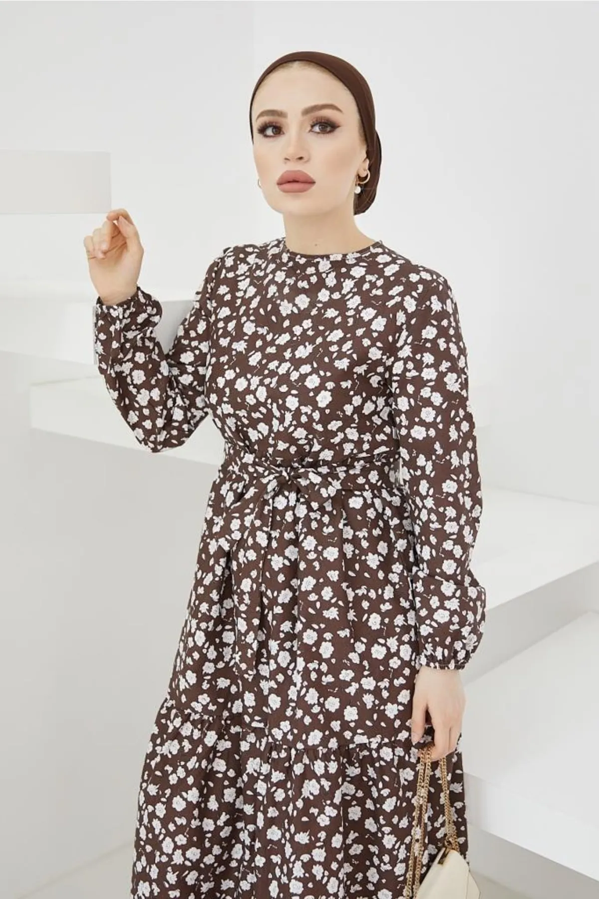 benguen  400 Kleid mit Gänseblümchenmuster Braun