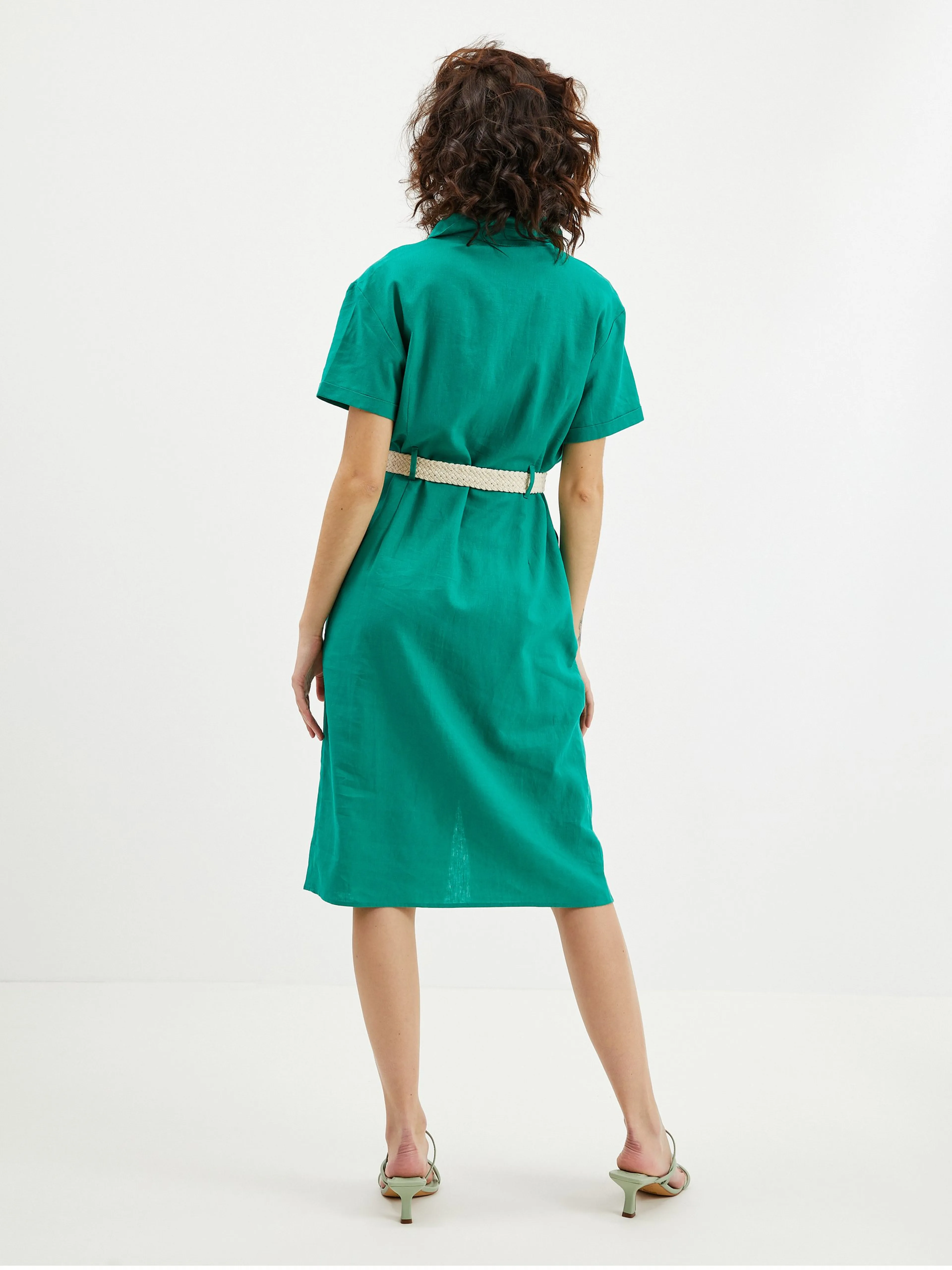 Grünes Damenkleid aus Leinen ORSAY