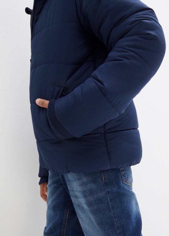 Jungen Winterjacke mit sportlichen Tapes