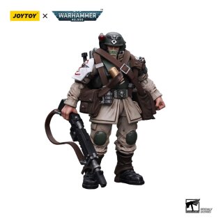 Warhammer 40k Actionfigur 1/18 Astra Militarum Cadian Command Squad Veteran with Medi-pack 12 cm